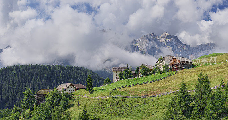 米西村(Dolomites -意大利)